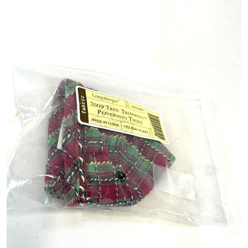 2009 Tree Trimming Peppermint Twist Holiday Plaid Fabric Liner 23723293